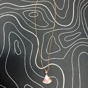 Elegant Gold and Pink Pendant Necklace